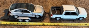 Maisto 118 Ford Explorer Sport Trac & Mercedes Coupe with Trailer