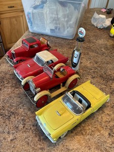 Diecast Classic Car Model Collection w Amoco Gas Pump Display Lot