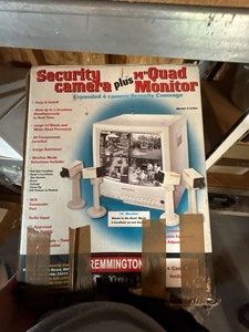 Remmington Security 14in Quad Monitor Camera System NOS Model 14764