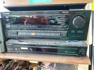 Pioneer VSX-501 Receiver with Sony DVP-NC80V 5-Disc DVD CD Changer