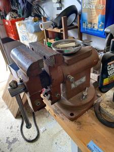 Larin 5 in Multi-Function Bench Vise Swivel Base Pipe Jaws