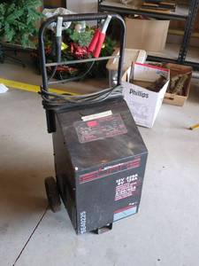 Schumacher Elite SE40225 Wheeled 6V12V Battery Charger Starter