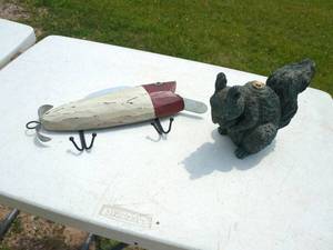 Lot of Decorative Squirrel Hose Guide & Wooden Fish Lure Wall Hooks