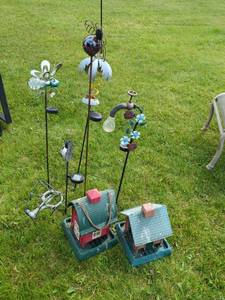 Lot of Assorted Garden Stakes Birdhouses Yard Decor & Sprinkler