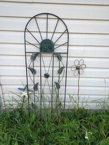 Metal Garden Trellis & Flower Stake Mosaic Outdoor Yard Decor