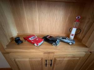 Lot of Vintage Style Diecast Cars & Skelly Gas Pump Display Models