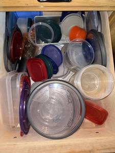 Assorted Plastic Food Storage Containers & Lids Kitchen Lot