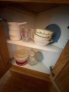 Corning Ware & Pyrex Assorted Kitchenware Lot Bowls Measuring Cups