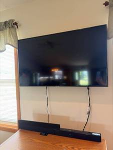 Samsung 44in Class LED Flat Screen TV with Remote - Wall Mountable