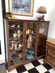 Traditional 3 Door Glass Display Cabinet Bookcase 61x60x13