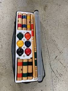 Wilson Lawn Croquet Set with Carry Case Wooden Mallets Balls