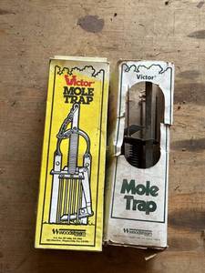Vintage Victor Mole Traps Woodstream Boxed Pest Control Set