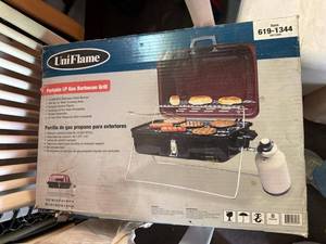UniFlame Portable LP Gas Barbecue Grill 619-1344 Boxed See Photos