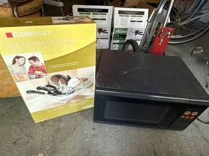 Sharp Carousel Countertop Microwave Oven Black 1994 Untested and New in Box Dish Rack