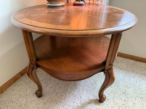 Round Wood Accent End Table w Shelf Cabriole Legs 28in Traditional