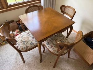 French Country 5 Pc Dining Set Cane Back Chairs Floral Seats, matching tablecloth
