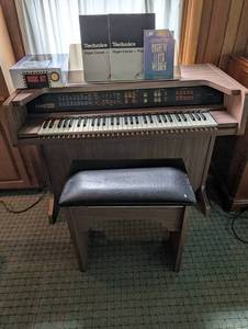 Lowrey Genie Organ With Stool