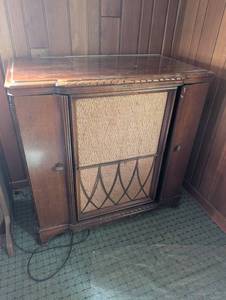 Vintage Victor Console Radio Cabinet