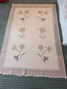 Floral Pattern Woven Area Rug