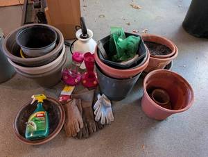 Garden Planters, Hummingbird Feeders & Tools Mixed Lot