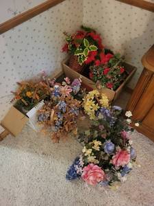 Artificial Floral Arrangements Mixed Lot