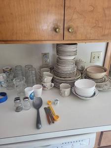 International Tableworks Stoneware Dinnerware Mixed Lot