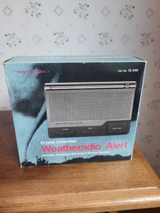 Realistic 12-240 Weatheradio Alert Radio With Box & Cord