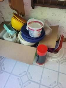 Plastic Food Storage Containers and Lids Mixed Lot