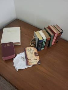 Holy Bible, Marks Handbook, Readers Digest Books & the Ultimate Gift Mixed Lot