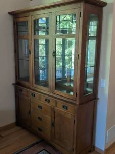 Bassett Mission Style Oak Lighted China Cabinet Glass Door Dining Hutch 62in
