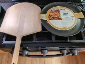 WearEver AirBake Pizza Pan & Wooden Pizza Peel Set 15.5in