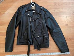 Bermans Black Leather Motorcycle Jacket Quilted Lining Size 40 Reg