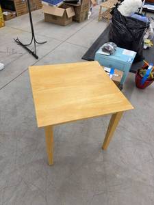 Light Oak Finish Square Kitchen Dining Table Approx 27in Top