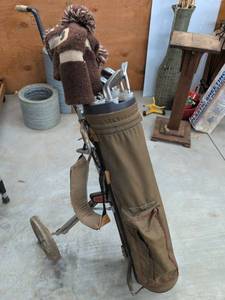 Vintage Palm Springs Golf Club Set w Bag Pull Cart & Headcovers