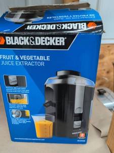 Black & Decker JE2200B Fruit Vegetable Juice Extractor Open Box