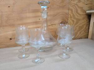 Vintage Etched Sailing Ship Decanter & Cordial Glasses Barware Set