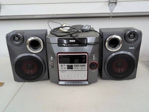 RCA RS2640B 5-Disc Compact Stereo System With Speakers Remote