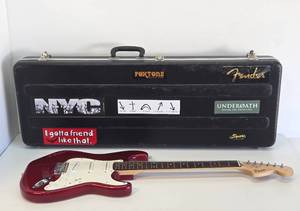 Nice Condition FENDER Squire Strat Electric Guitar wCase