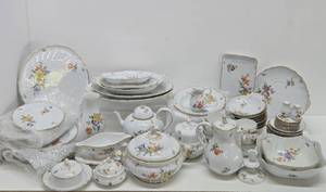 Excellent Large Hutschenreuther Form Dresden German China Dishware Set&nbsp