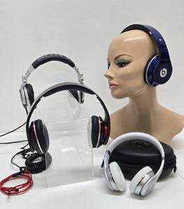 Group of 4 Good Working Headphone Sets&nbsp