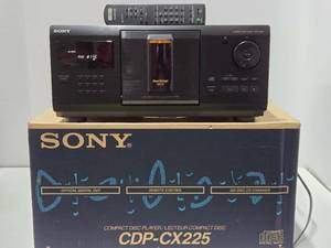 Working SONY Model CDP-CX225 CD Changer wRemote