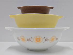 3 assorted Vintage PYREX Glass Bowls