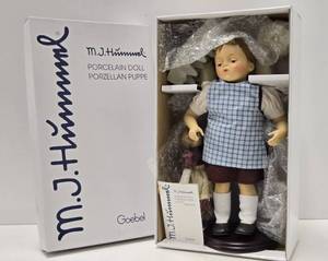 LARGE 14.5 Mint in Box Hummel Figurine #4