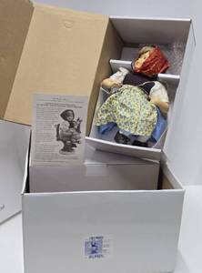 LARGE 11.5 Mint in Box Hummel Figurine #6 - Apple Tree Girl
