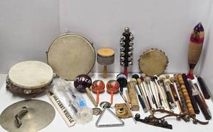Large Estate Lot of Assorted Vintage Musical Instruments