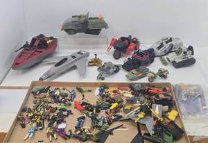 Fantastic LARGE Lot of Vintage 80s GI JOE Action Figures Vehicles Weapons &amp Accessories