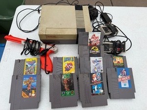 Nintendo NES Video Game System wGames Controllers &amp Cords