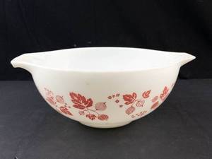 Pyrex Gooseberry Cinderella Mixing Bowl