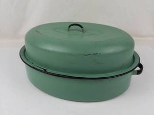 Vintage Enamelware Roasting Pan With Lid