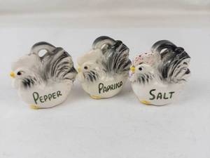 Vintage Ceramic Chicken Shaker Set Pepper Paprika Salt